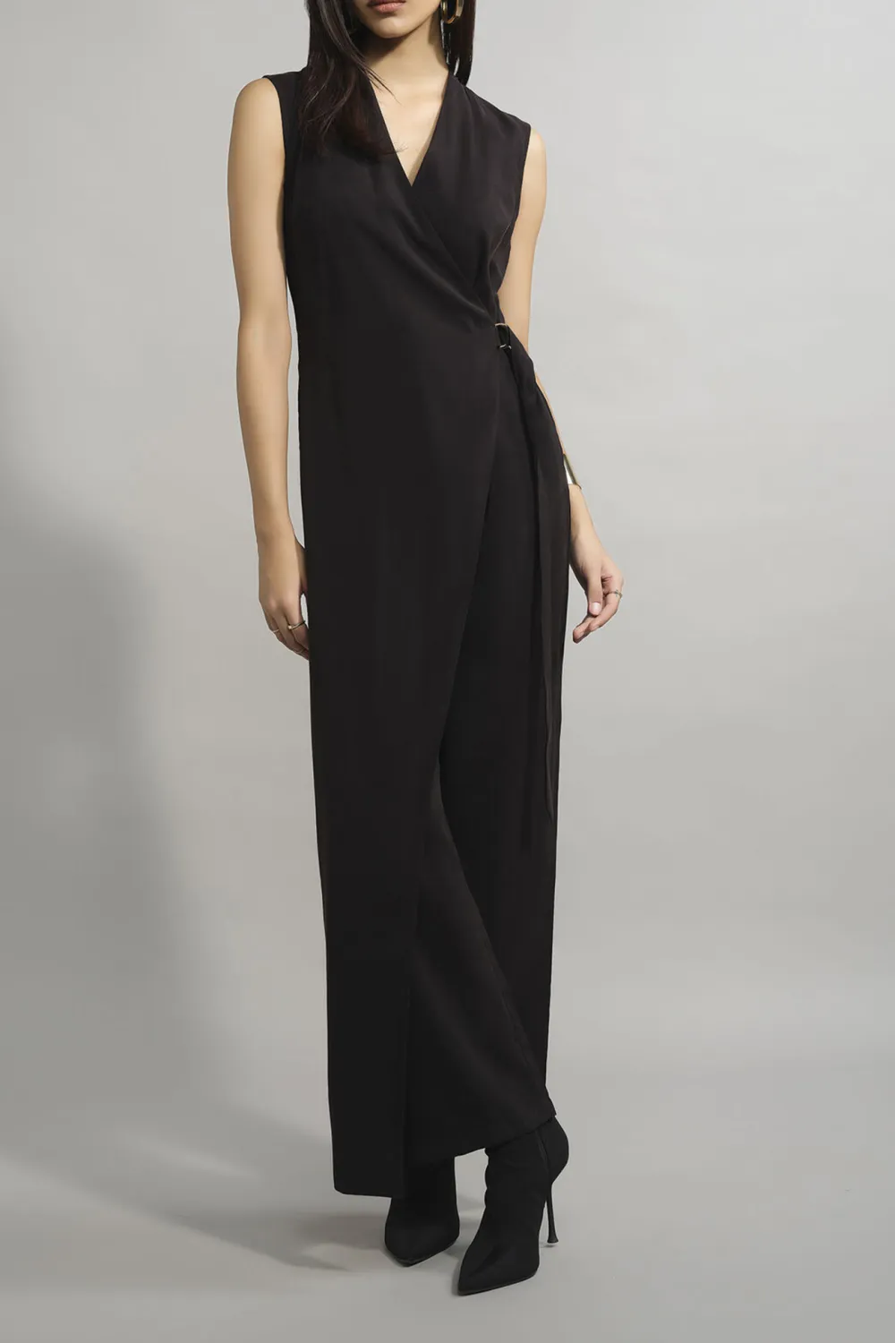 Black Casual Style V-Neck Jumpsuit